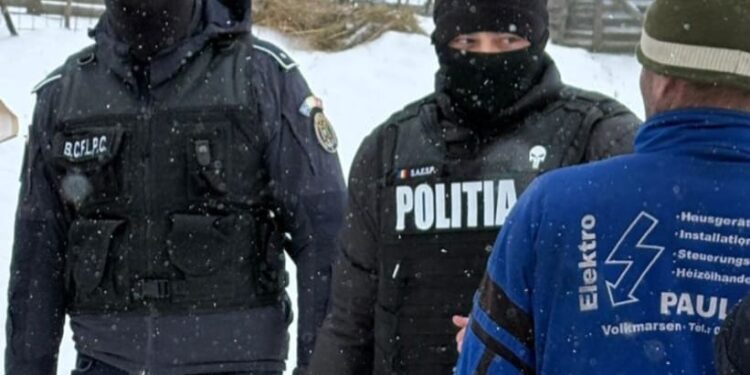 Țigări de contrabandă, articole pirotehnice ilegale și armă de vânătoare ridicată într-un dosar cu suspiciuni de braconaj