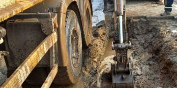 Botoșani rămâne fără apă ore întregi! Avarie majoră la o conductă, mii de oameni afectați în plină zi