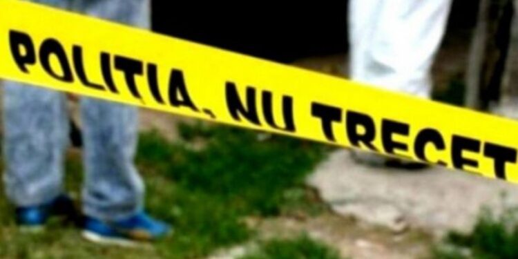 Tată a cinci copii, ucis cu bestialitate și aruncat într-o curte. Suspectul, un tânăr de 24 de ani, ridicat de polițiști