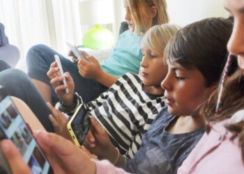 Interzis la TikTok și Instagram pentru minori! Europa pornește ofensiva împotriva rețelelor sociale