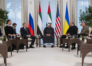 Negocieri sub foc: Ucraina și Rusia discută pacea la Abu Dhabi, în timp ce rachetele lovesc orașele ucrainene