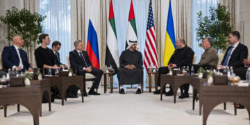 Negocieri sub foc: Ucraina și Rusia discută pacea la Abu Dhabi, în timp ce rachetele lovesc orașele ucrainene