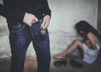 Scandal monstru la ISJ Gorj: percheziții DIICOT, funcționar acuzat că a corupt un minor chiar din biroul instituției