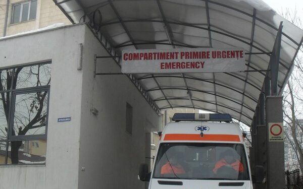 ȘOC LA PEDIATRIE, LA CÂTEVA ORE DUPĂ MOARTEA ELEVULUI DE 14 ANI! Fetiță de 10 ani, în comă după ce a acuzat dureri cumplite de cap