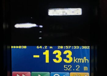 Șofer din Suceava prins cu 133 km/h într-o localitate din Botoșani și lăsat fără permis pentru patru luni