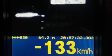 Șofer din Suceava prins cu 133 km/h într-o localitate din Botoșani și lăsat fără permis pentru patru luni