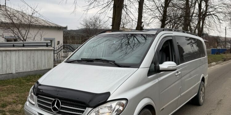 „Nu semnez contractul cu Poliția!” – moment halucinant pe șoselele din Botoșani, finalizat cu geam spart și dosar penal