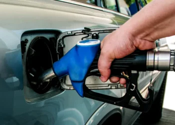 EXPLOZIE LA POMPĂ! Motorina a trecut de 10 lei/litru – șoferii, loviți din nou în plin