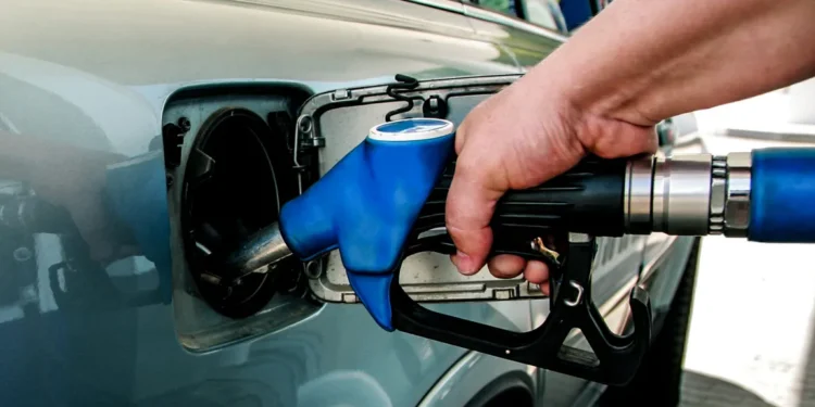 EXPLOZIE LA POMPĂ! Motorina a trecut de 10 lei/litru – șoferii, loviți din nou în plin