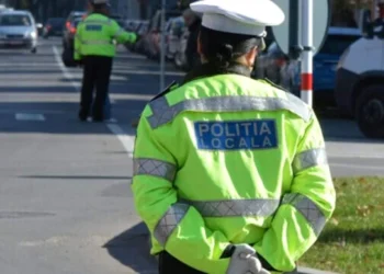 Razie de amploare în centrul municipiului Botoșani. Zeci de persoane legitimate, amenzi pe bandă rulantă și mașini blocate în parcări