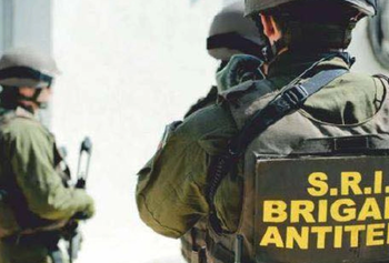 Alertă la o bancă din Dorohoi! Pachet suspect lăsat în sediul BRD, zona evacuată și intervenție a brigăzii antitero