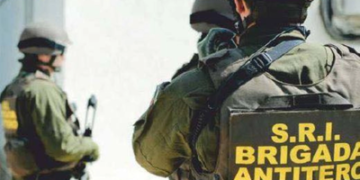 Alertă la o bancă din Dorohoi! Pachet suspect lăsat în sediul BRD, zona evacuată și intervenție a brigăzii antitero