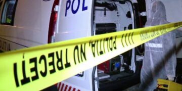 Bărbat între viață și moarte după ce ar fi fost atacat cu sapa de propria soție