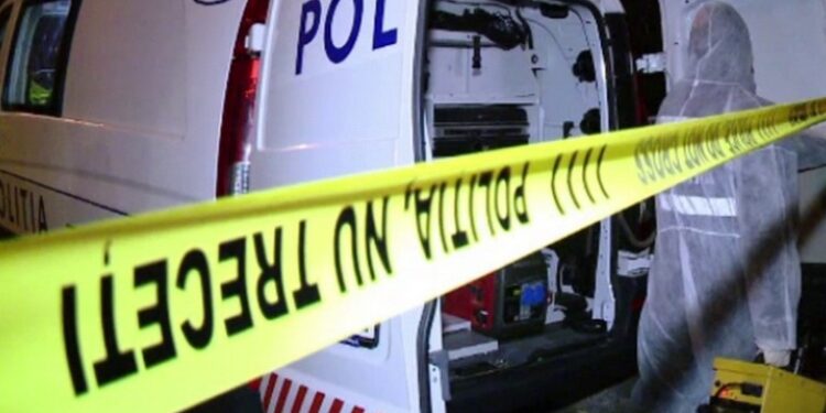 Bărbat între viață și moarte după ce ar fi fost atacat cu sapa de propria soție