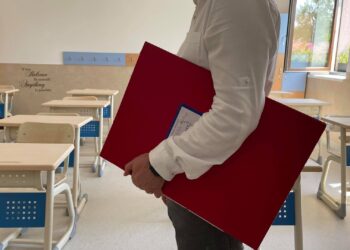 Sute de profesori au plecat din sistem în doar câteva luni. Ce se întâmplă cu normele și salariile după Legea Bolojan