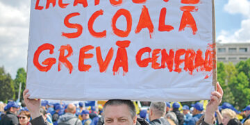 Școala în prag de blocaj? Profesorii pregătesc greva generală, elevii ar putea fi prinși la mijloc