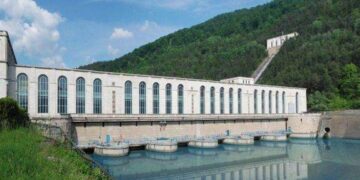 Explozie de acuzații în energie: profituri uriașe, investiții minime și suspiciuni de „combinații” pe bandă rulantă