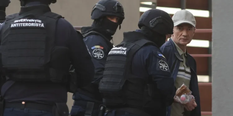 Bărbat cu dublă cetățenie, acuzat de spionaj: decizie de predare la frontieră