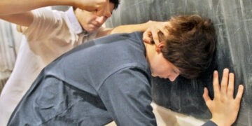 VIOLENȚA ÎN ȘCOLI, DEMASCATĂ DE ELEVI! Clipuri reale care arată consecințele dure ale agresiunilor