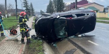 Două femei au ajuns la spital după un accident care putea fi tragic