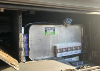 Șofer de autocar prins cu țigări ascunse în rezervor la Oancea!