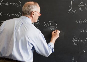 Profesorii ar putea primi mai mulți bani din toamnă! Anunțul care schimbă totul