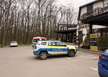 MOARTE MISTERIOASĂ LA MARGINEA ORAȘULUI! Tânăr angajat străin, găsit fără suflare în camera de hotel