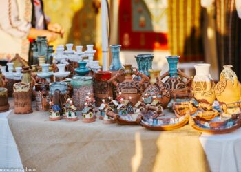 Explozie de tradiții în inima Botoșaniului! Zeci de meșteri transformă Pietonalul Unirii într-un spectacol autentic de artă și cultură