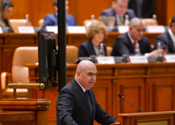ZIUA CARE POATE DĂRÂMA GUVERNUL: VOTUL EXPLOZIV DIN PARLAMENT CARE ARUNCĂ ROMÂNIA ÎN INCERTITUDINE