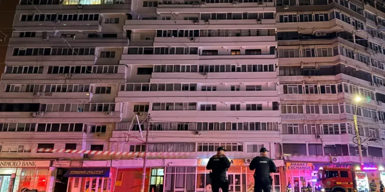 O dronă rusească s-a prăbușit pe un bloc din Galați