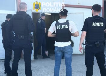 Cămătar ridicat de mascați în Botoșani! Amenințări, percheziții și bani găsiți la descinderi