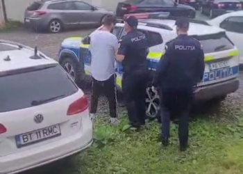 Bătaie cu “argumente solide” în fața unui bar din Dorohoi! Un tânăr a ajuns în arest după ce și-a rezolvat neînțelegerile cu pumnii