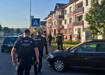 Polițiștii au luat la verificat sute de persoane și locuințe, iar un chiriaș riscă evacuarea
