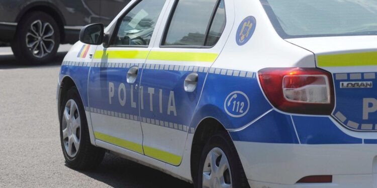 Un tânăr de 19 ani a ajuns în arest după ce a bătut un bărbat de 47 de ani