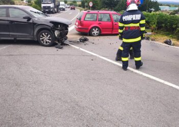 Doi oameni au ajuns la spital după un accident violent la intrarea în Huțani