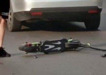 Un adolescent de 14 ani ar fi fost lovit intenționat cu mașina și abandonat pe șosea. Un bărbat de 51 de ani, reținut pentru tentativă de omor