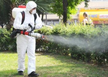 Atenție, botoșăneni! În această noapte ies în teren echipele anti-țânțari!