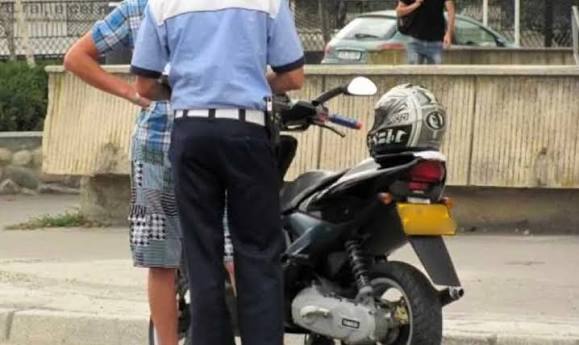 Urmărire ca în filme la Botoșani! Polițiștii au tras un foc de avertisment după un motociclist care a fugit pe câmp
