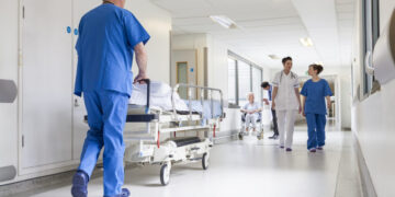 Bolojan anunță schimbări radicale în spitale! Unitățile cu paturi goale și salarii uriașe riscă să piardă posturi și finanțare