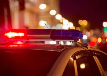 A furat o mașină și s-a urcat beat la volan, fără permis. Bărbat de 55 de ani, reținut de polițiști