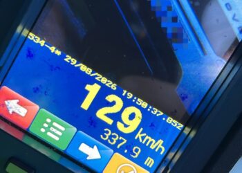 Un șofer de 27 de ani a apăsat pedala până la 129 km/h