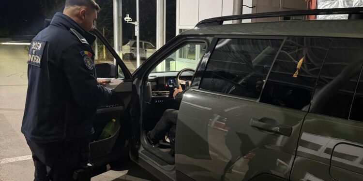 Permis fals și 50 de euro pentru a scăpa de probleme, la Rădăuți-Prut