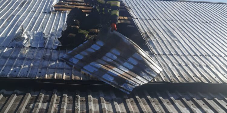 Incendiu la Mihălășeni după ce o oală a fost lăsată pe aragaz
