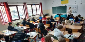 Guvernul anunță măsuri urgente împotriva violenței în școli. Mai multă pază și sancțiuni mai dure